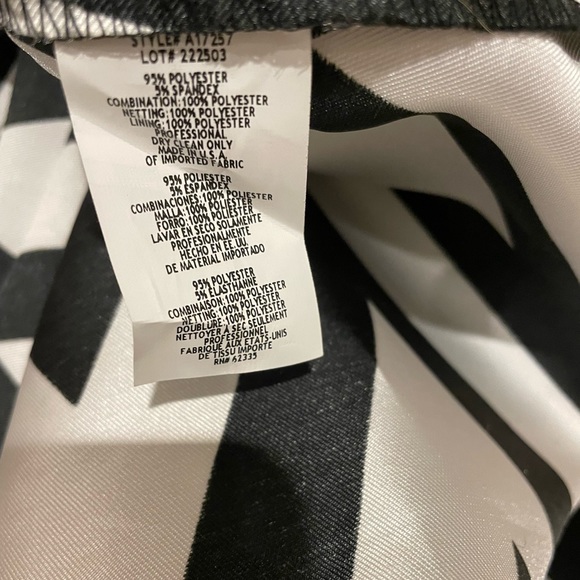 Betsy & Adam maxi dress with crop top - Picture 6 of 6